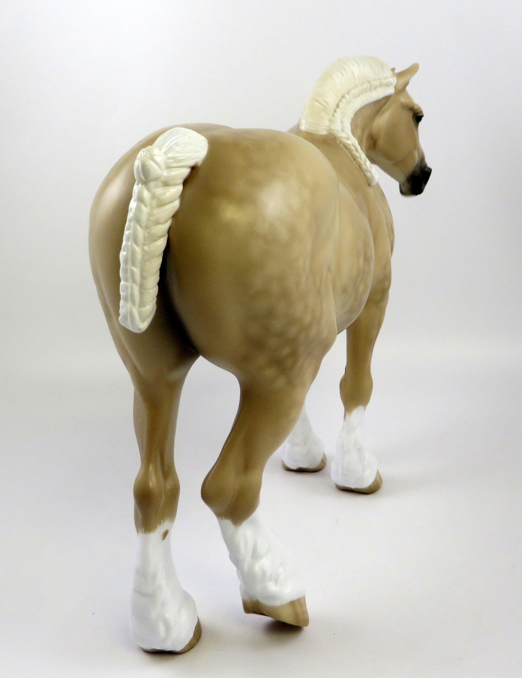 XANADU-OOAK PALOMINO HEAVY DRAFT BY SHERYL LEISURE EQ 19
